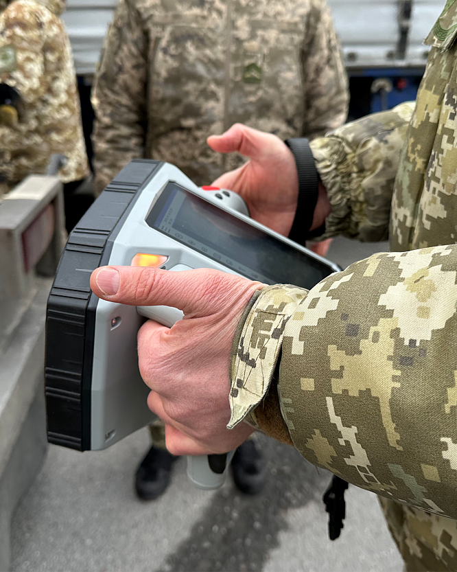 Портативный рентгеновский сканер обратного рассеивания PXT